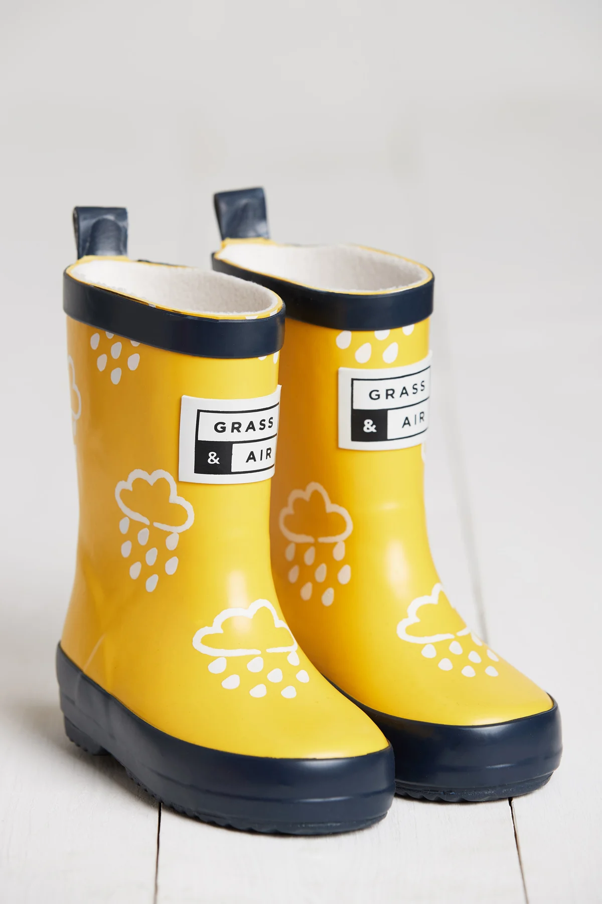 Grass & Air Kids Colour Revealing Wellies - Yellow - Image 7