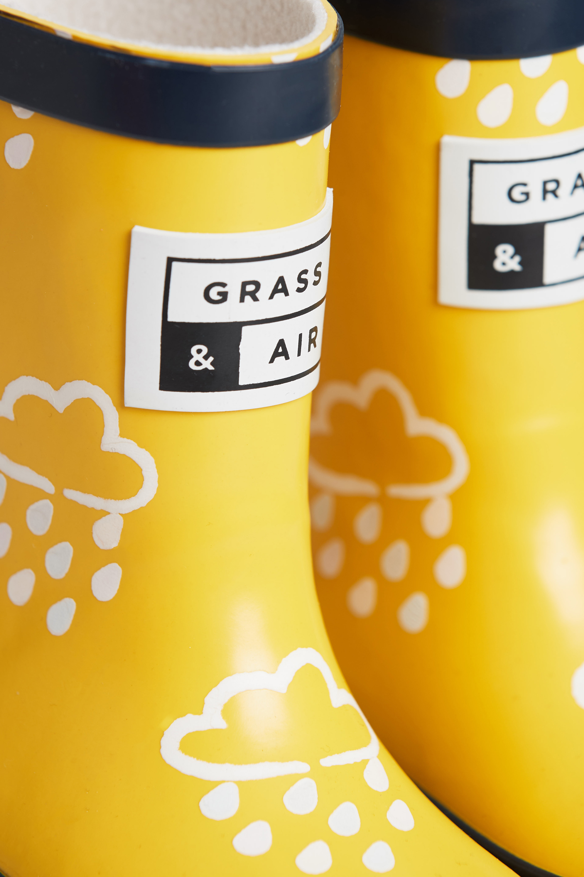 Grass & Air Kids Colour Revealing Wellies - Yellow - Image 5